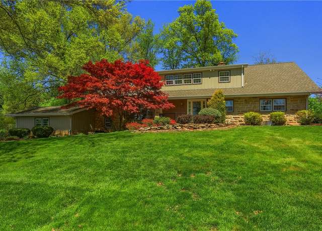 Property at 2 Davidson Dr, Patterson Twp, PA 15010, 5 beds, 3.5 baths