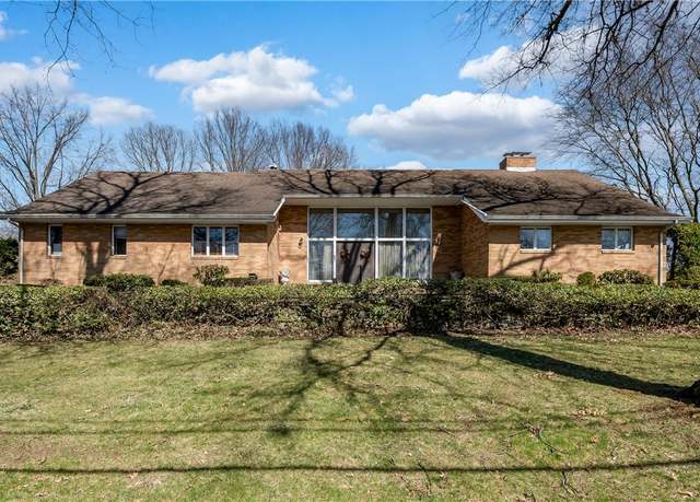 Property at 1695 Highland Rd, Sharon, PA 16146, 6 beds, 4.5 baths
