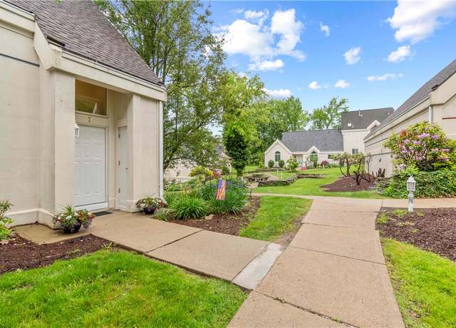 Property at 7 Ridgemead Fields Dr, Plum Boro, PA 15147, 2 beds, 2 baths