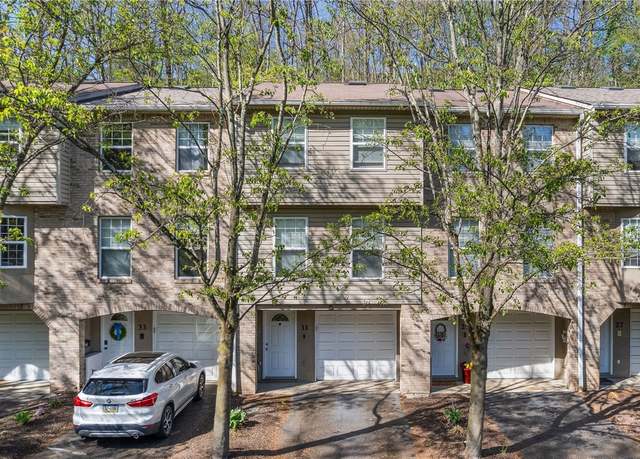 Property at 31 Run St, Carnegie, PA 15106, 2 beds, 1.5 baths
