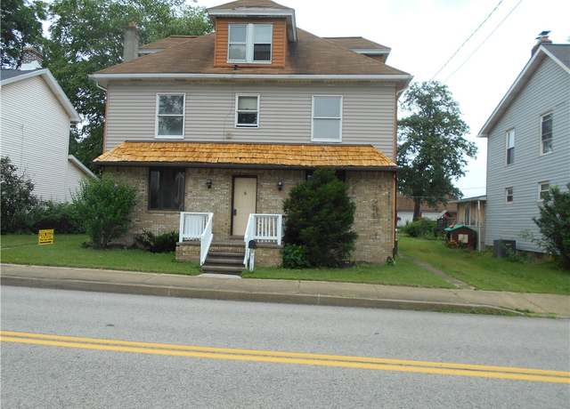 Property at 321 E 4th St, Derry Twp, PA 15627, 4 beds, 1.5 baths