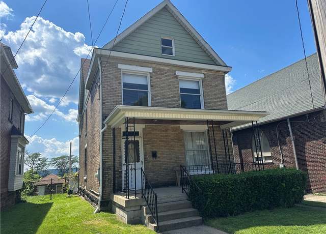 Property at 626 Fruit Ave, Farrell, PA 16121, 3 beds, 1.5 baths