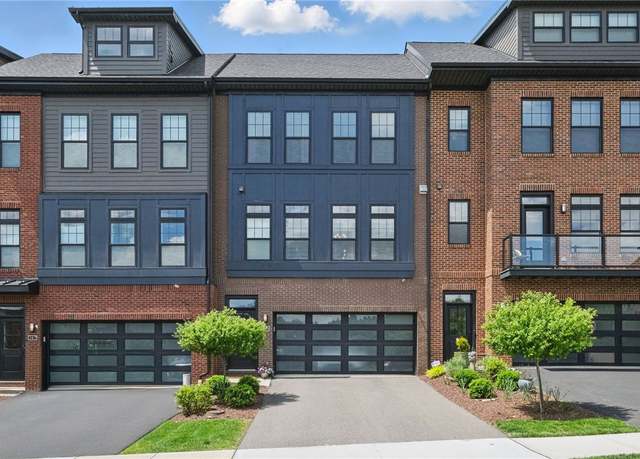 Property at 349 Azalea Dr, Peters Twp, PA 15367, 3 beds, 2.5 baths