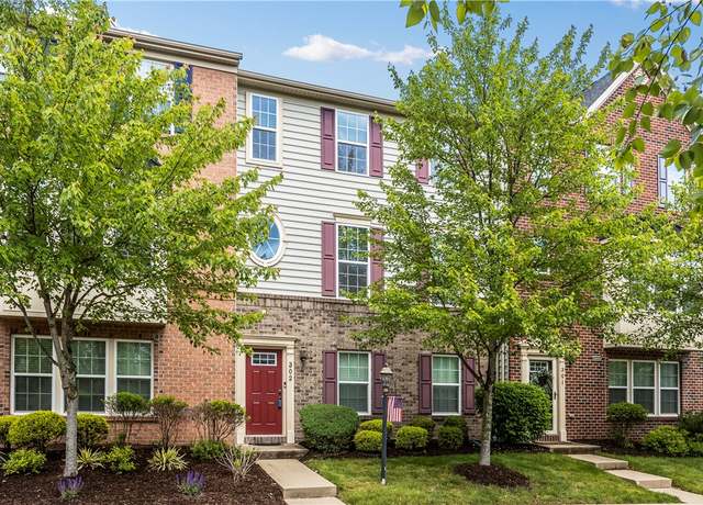 Property at 302 Pointe View Dr, Adams Twp, PA 16046, 3 beds, 2.5 baths