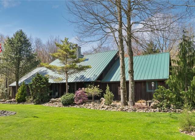 Property at 987 Cherriwood Rd, Pulaski Twp - Law, PA 16143, 3 beds, 2.5 baths