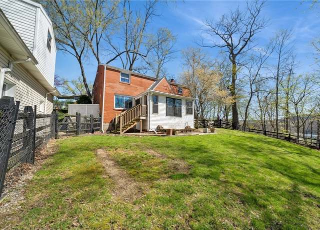 Property at 201 Hickory Way, Oakmont, PA 15139, 4 beds, 3.5 baths