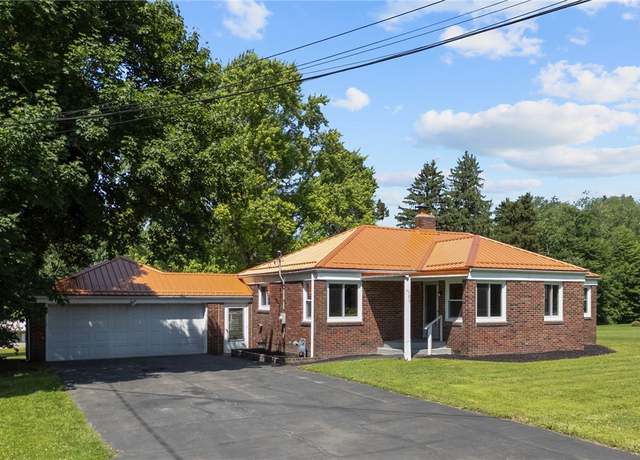 Property at 389 Mercer Rd, Hempfield Twp - Mer, PA 16125, 3 beds, 1.5 baths