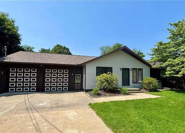 Property at 2105 Pulaski Rd, Neshannock Twp, PA 16105, 3 beds, 3 baths
