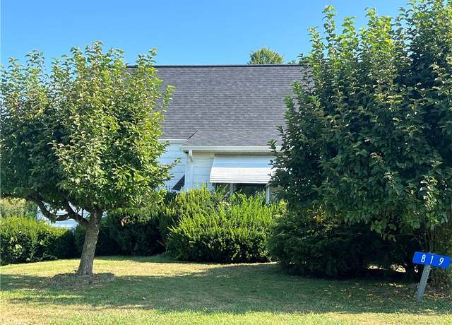 Property at 819 Allegheny Ave, Shenango Twp - Law, PA 16101, 3 beds, 1 bath