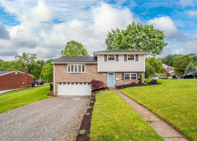 Property at 930 Havenwood Dr, Bethel Park, PA 15102, 3 beds, 2.5 baths