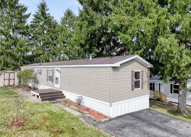 Property at 203 Forest Dr, Cranberry Twp, PA 16066, 3 beds, 2 baths