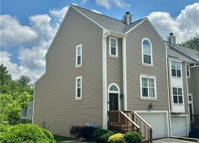 Property at 2673 Hunters Point Dr, Franklin Park, PA 15090, 3 beds, 2.5 baths