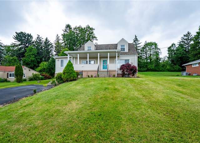 Property at 207 Mccartney Dr, Moon/crescent Twp, PA 15108, 3 beds, 1.5 baths