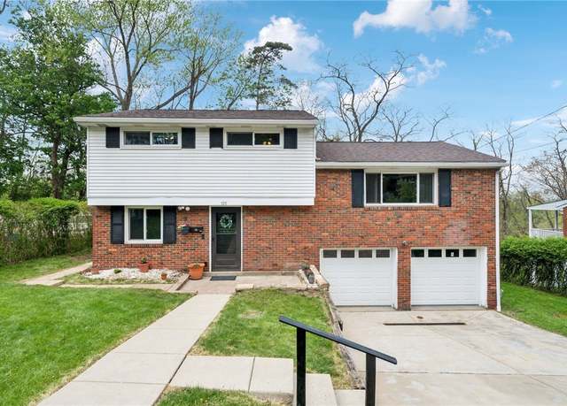 Property at 121 Castle Dr, Penn Hills, PA 15235, 3 beds, 1.5 baths