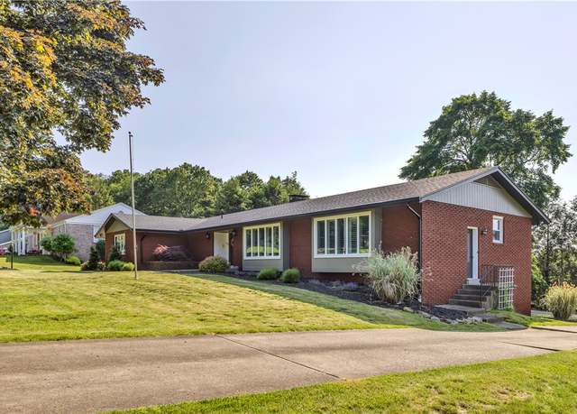Property at 425 Ridge Rd, Hempfield Twp - Wml, PA 15601, 3 beds, 3.5 baths