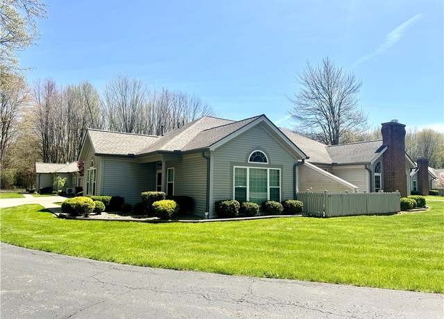 Property at 29 Stone Ridge Blvd, Hermitage, PA 16148, 3 beds, 3 baths