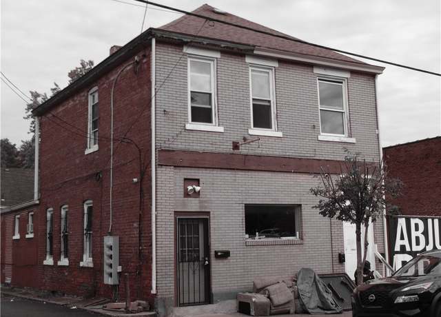 Property at 648 Broadway Ave, Stowe Twp, PA 15136, 2 beds, 2.5 baths