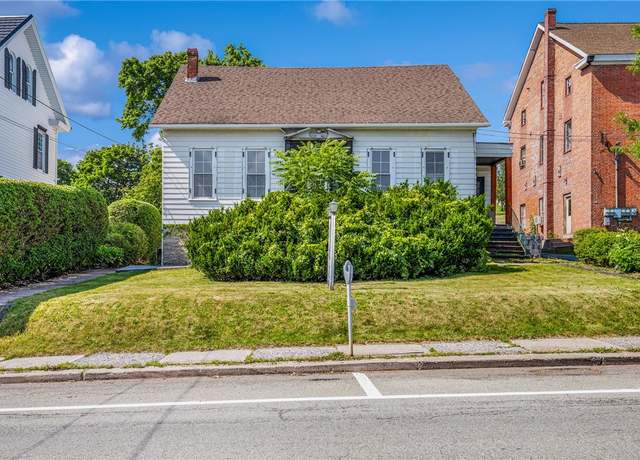 Property at 158 W Union St, Somerset Boro, PA 15501, 3 beds, 3 baths