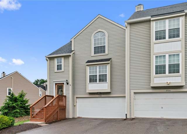 Property at 2708 Hunters Point Dr, Franklin Park, PA 15090, 2 beds, 1.5 baths