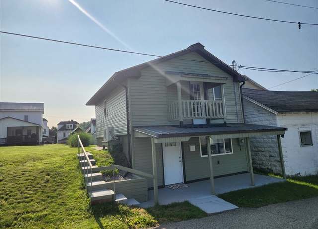 Property at 336 Fruit St, Waynsbrg/frankln Twp, PA 15370, 1 bed, 1.5 baths