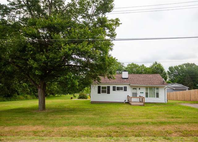 Property at 406 Avalon Dr, Union Twp - Law, PA 16101, 3 beds, 1 bath