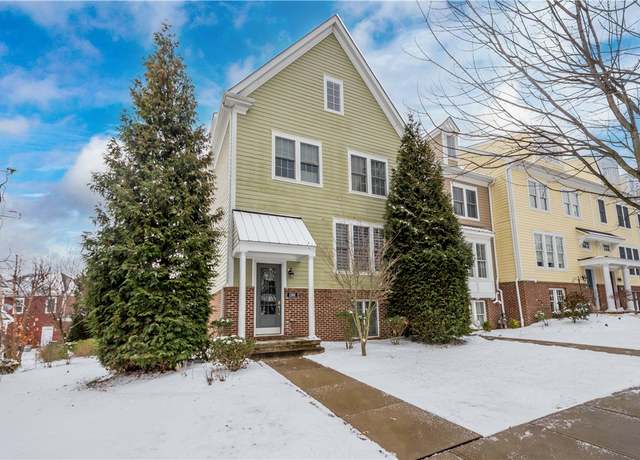 Property at 1301 Village Ln, South Fayette, PA 15017, 3 beds, 2.5 baths