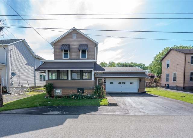 Property at 1912 Walnut Dr, Derry Twp, PA 15650, 2 beds, 1.5 baths