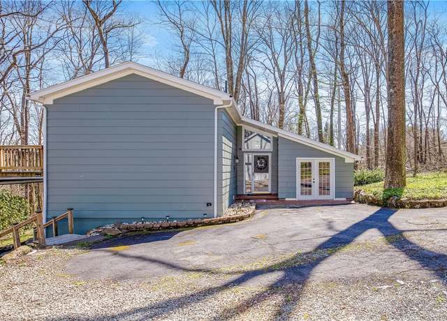 Property at 218 Rocky Ridge Ln, Jennerstown Boro, PA 15547, 3 beds, 2 baths