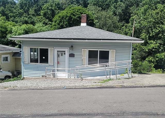 Property at 1183 Hill St, Lower Burrell, PA 15068, 2 beds, 1.5 baths