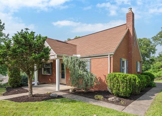 Property at 345 Franklin Dr, Peters Twp, PA 15241, 3 beds, 2 baths
