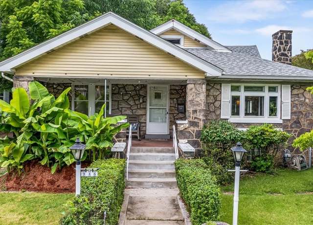 Property at 946 Davis Ave, Brighton Heights, PA 15212, 3 beds, 1 bath