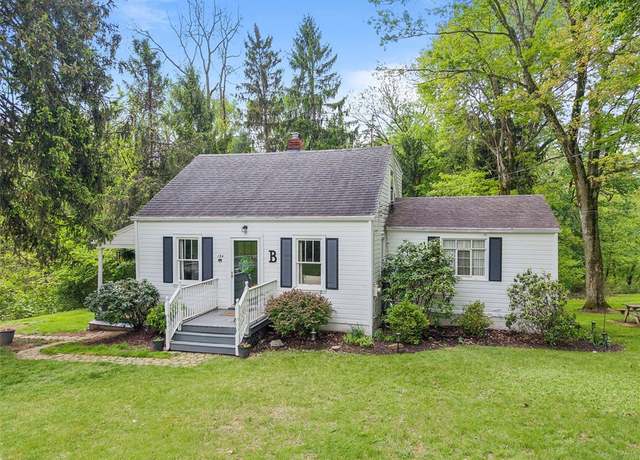 Property at 134 Elm Ln, Moon/crescent Twp, PA 15108, 3 beds, 2 baths