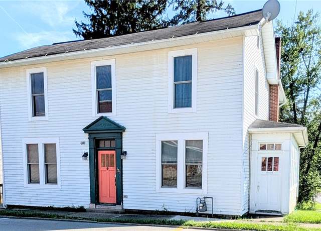 Property at 123 W Loyalhanna St, Ligonier Boro, PA 15658, 4 beds, 2 baths
