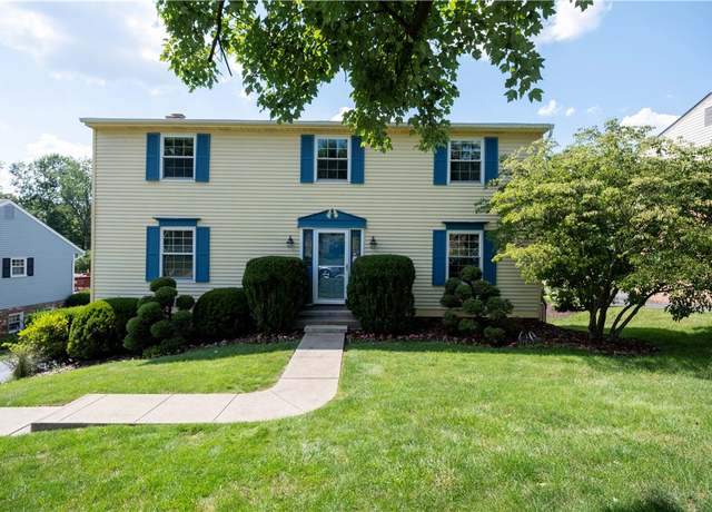 Property at 309 Windsor Dr, Moon/crescent Twp, PA 15108, 4 beds, 2.5 baths