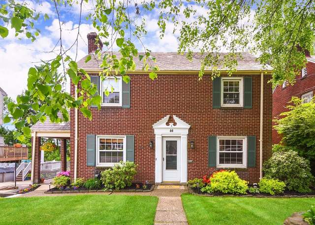 Property at 44 Pocono Dr, Green Tree, PA 15220, 3 beds, 1.5 baths
