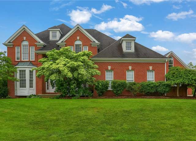 Property at 606 Adare Ct, Cranberry Twp, PA 16066, 4 beds, 4.5 baths