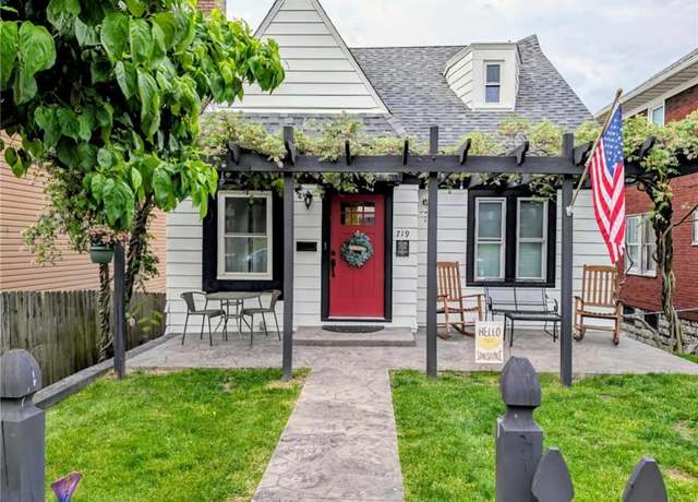 Property at 719 7th Ave, Coraopolis, PA 15108, 3 beds, 2.5 baths