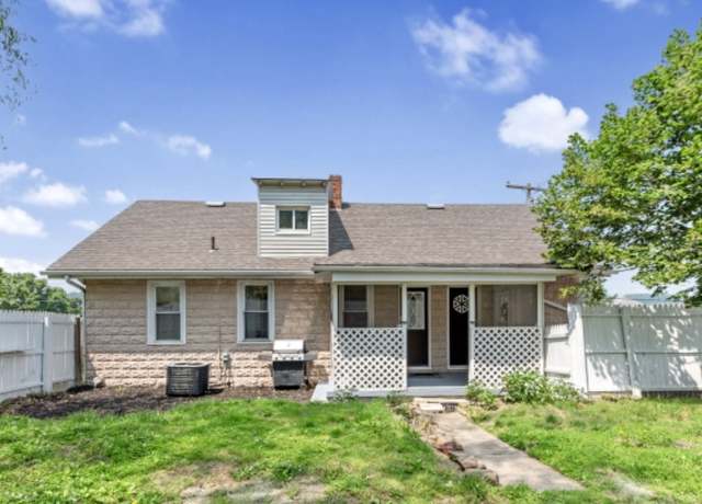 Property at 526 North St, New Kensington, PA 15068, 4 beds, 2 baths