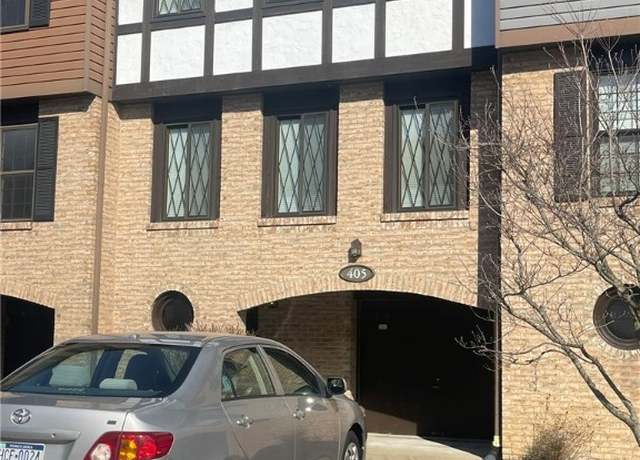 Property at 405 Maywood Dr, Bethel Park, PA 15102, 3 beds, 2.5 baths