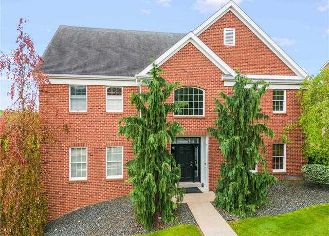 Property at 111 Singletree Dr, Peters Twp, PA 15367, 4 beds, 4.5 baths