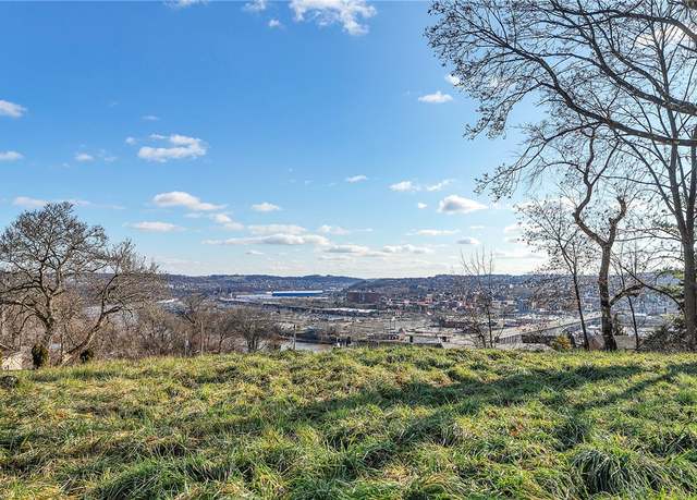 Property at 7 Desdemona St, Squirrel Hill, PA 15217