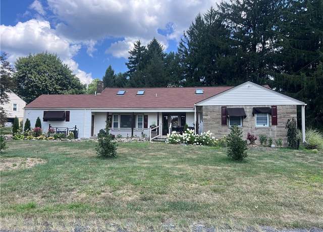 Property at 123 Creighton St, Chippewa Twp, PA 15010, 4 beds, 4.5 baths