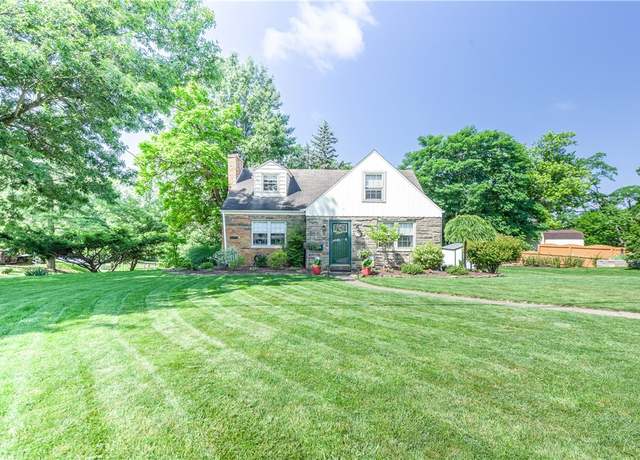 Property at 2688 Summit St, Bethel Park, PA 15102, 4 beds, 2.5 baths