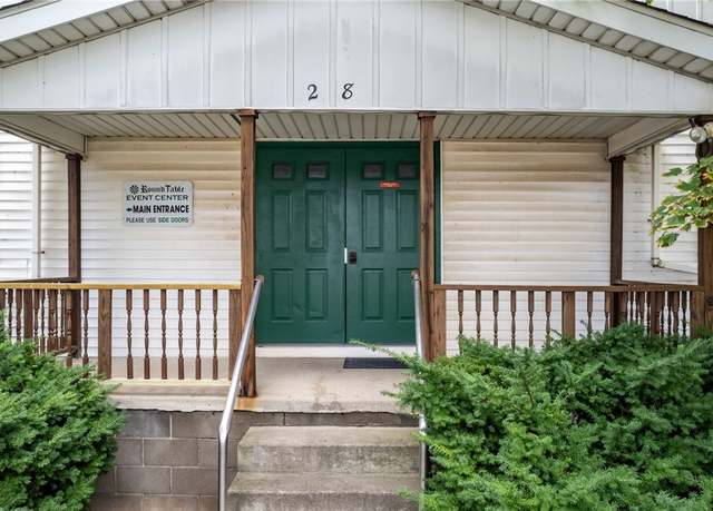Property at 28 S Mercer St, Greenville Boro - Mer, PA 16125, 8 beds, 2.5 baths