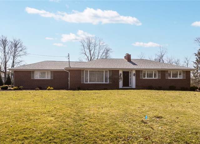 Property at 107 Rutgers Dr, Neshannock Twp, PA 16105, 3 beds, 2.5 baths