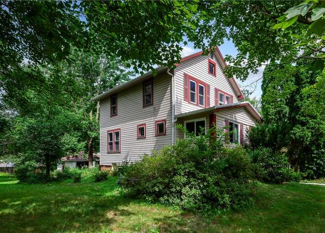Property at 1077 Bechtol Ave, Sharon, PA 16146, 3 beds, 1 bath