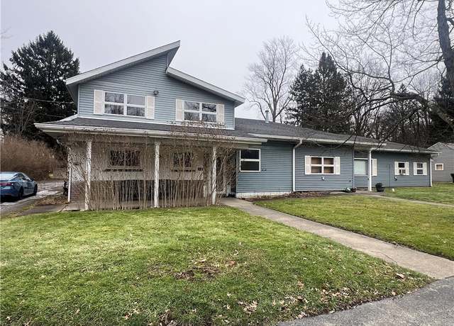 Property at 129 S Buhl Farm Dr, Hermitage, PA 16148, 4 beds, 4 baths