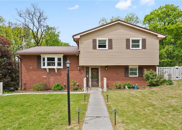 Property at 147 Edgewood Dr, Brighton Twp, PA 15009, 3 beds, 4 baths
