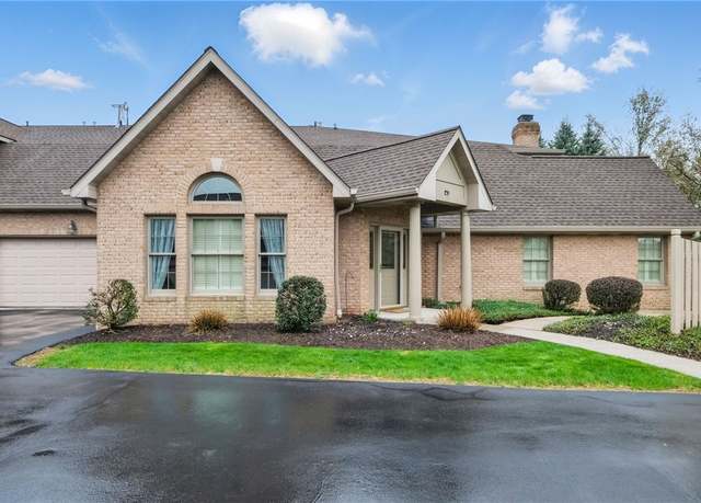 Property at 325 Village Green Dr, Peters Twp, PA 15317, 3 beds, 2.5 baths