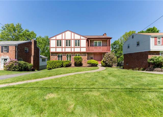 Property at 1055 Glen Oak Dr, Bethel Park, PA 15102, 4 beds, 2.5 baths